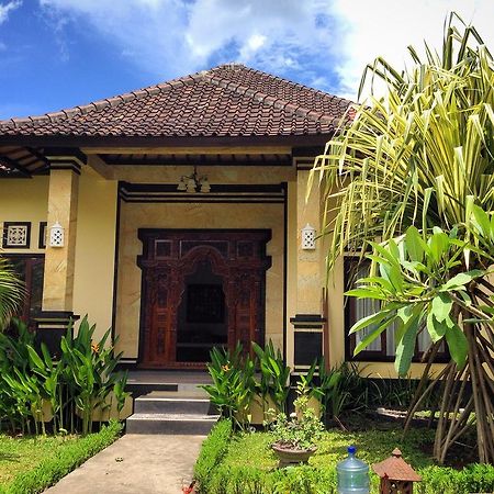 Kirana Homestay Amed Exterior foto