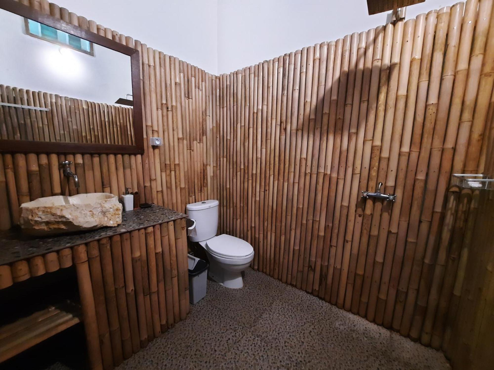 Kirana Homestay Amed Exterior foto